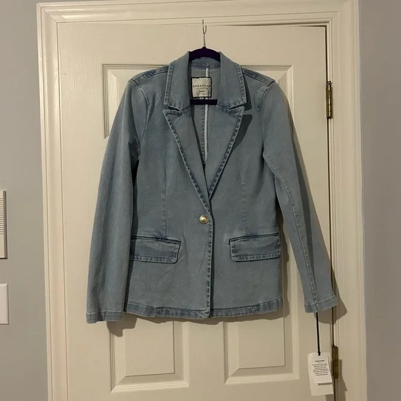 Bagatelle Blue Blazer with Notched Lapels and Tailored Fit - Picture 1 of 7